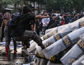 Protests Erupt in Indonesia Over Military Law as Demonstrators Clash with Police
